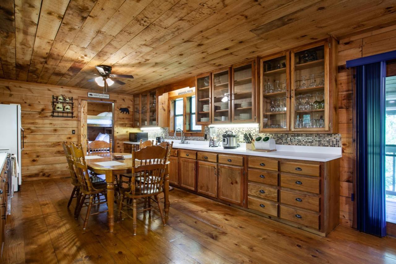 Forest Home Hot Tub Fire Pit Pool Table Pigeon Forge Dış mekan fotoğraf