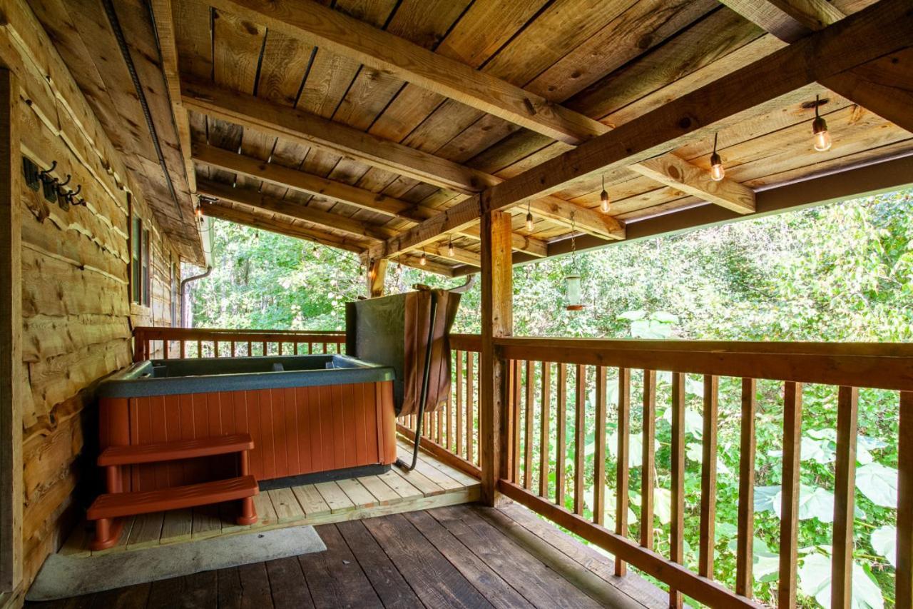 Forest Home Hot Tub Fire Pit Pool Table Pigeon Forge Dış mekan fotoğraf