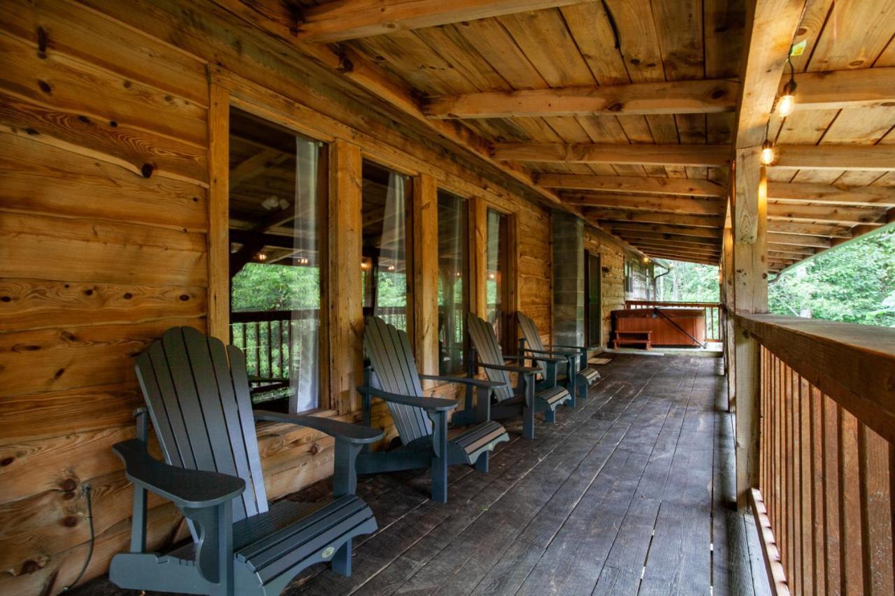 Forest Home Hot Tub Fire Pit Pool Table Pigeon Forge Dış mekan fotoğraf