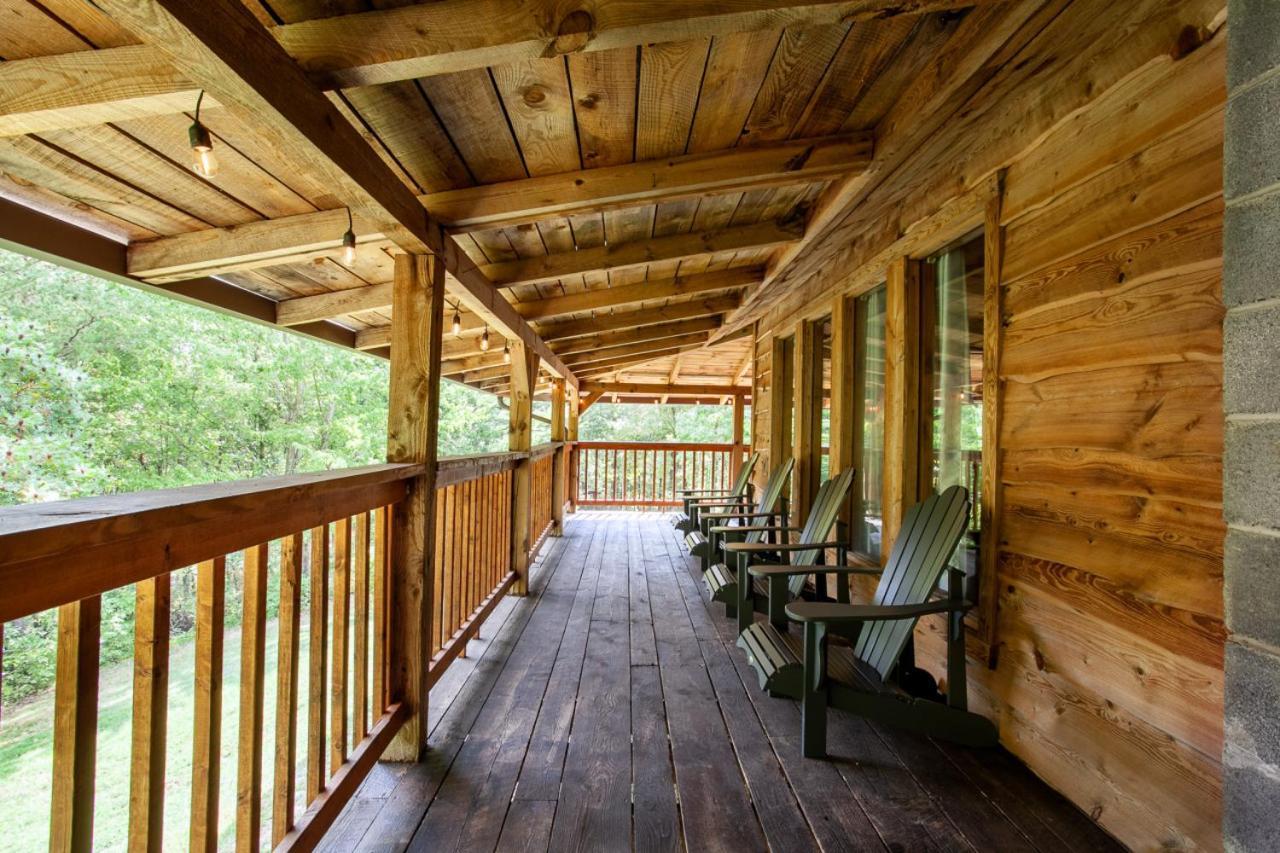 Forest Home Hot Tub Fire Pit Pool Table Pigeon Forge Dış mekan fotoğraf